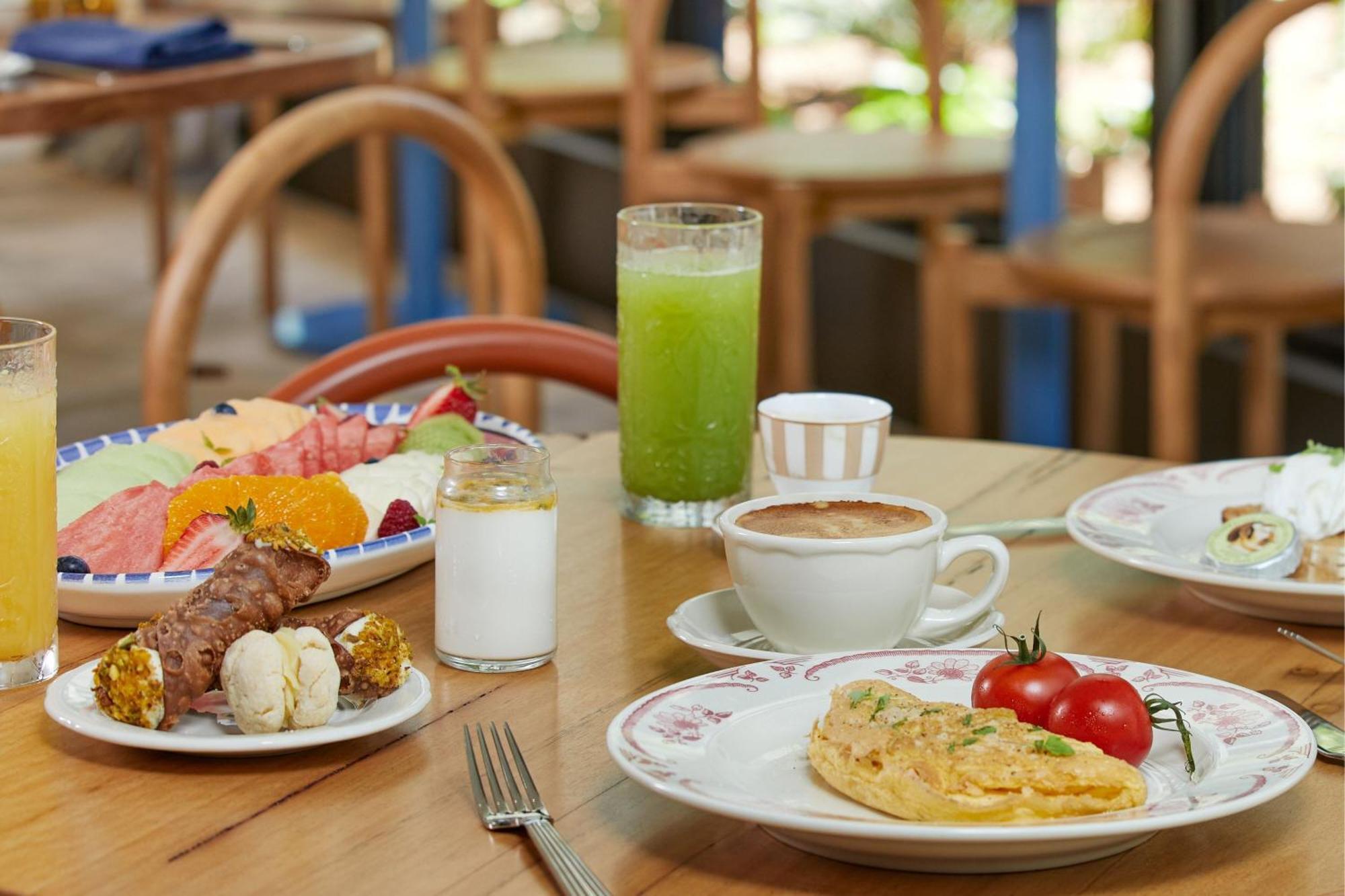 Hotel The Westin Brisbane Exterior foto A typical breakfast at the Dacha