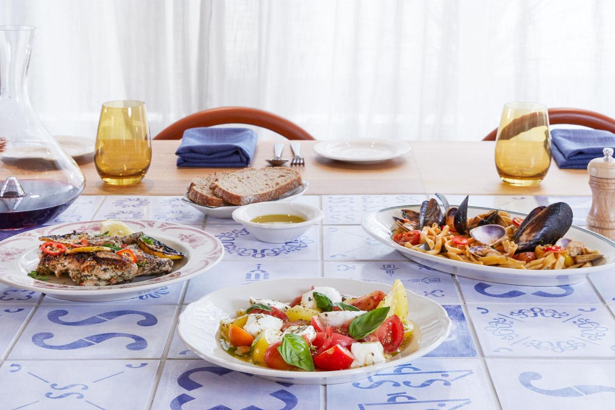 Hotel The Westin Brisbane Exterior foto Greek cuisine